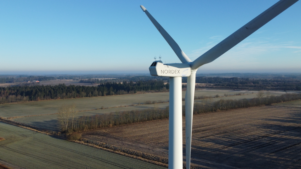 The proces of retrofitting a 20 year old wind turbine